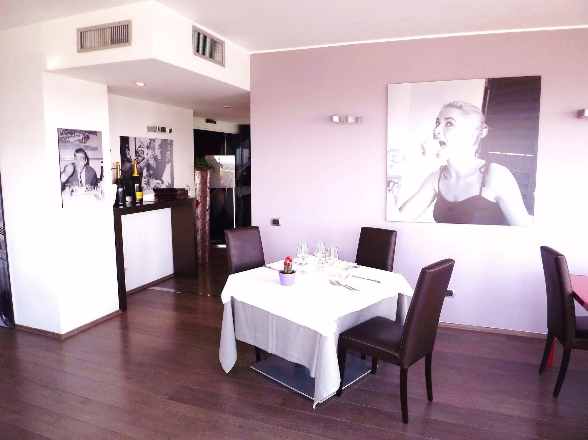 Hotel For You Cernusco Sul Naviglio Exterior foto