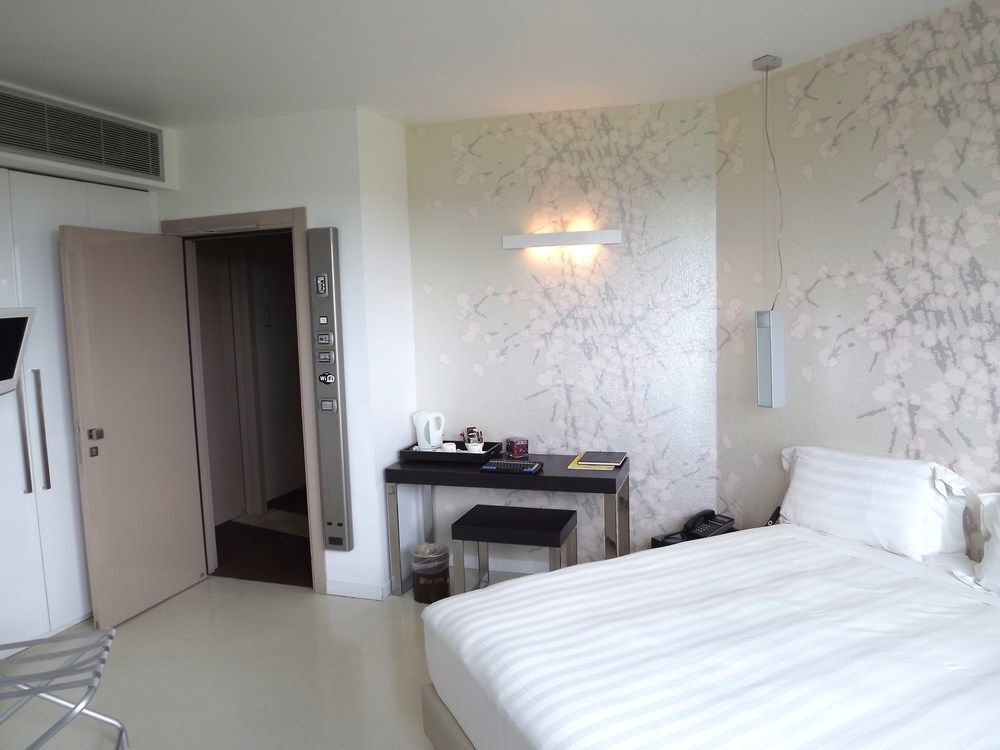 Hotel For You Cernusco Sul Naviglio Exterior foto